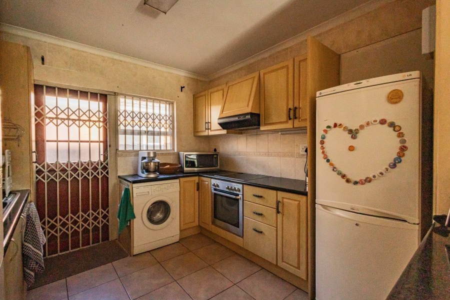 2 Bedroom Property for Sale in Kenridge Western Cape
